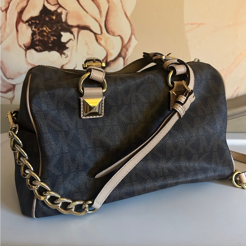 💛 Michael Kors Signature “Grayson” Shoulder Bag - Picture 5 of 9